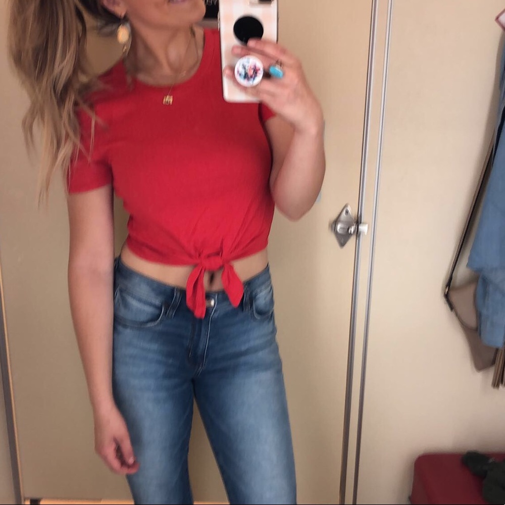 Red tie tee